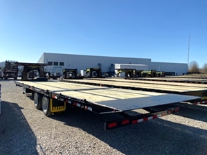 Gooseneck Trailer With Hydraulic Dovetail Gooseneck Trailer With Hydraulic Dovetail. Deck on neck, dexter axles, and simple and safe hydraulic dovetail for heavy loading. 